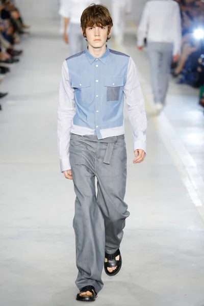 Look 25